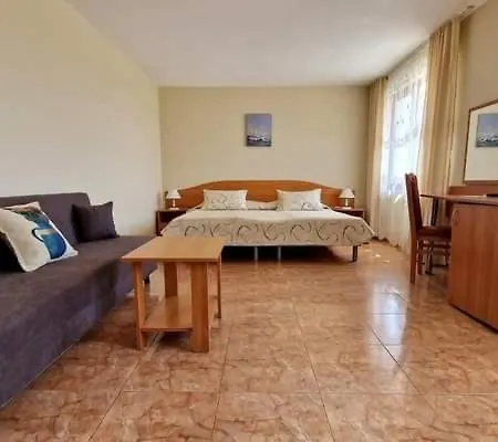 Family Selena Nesebar