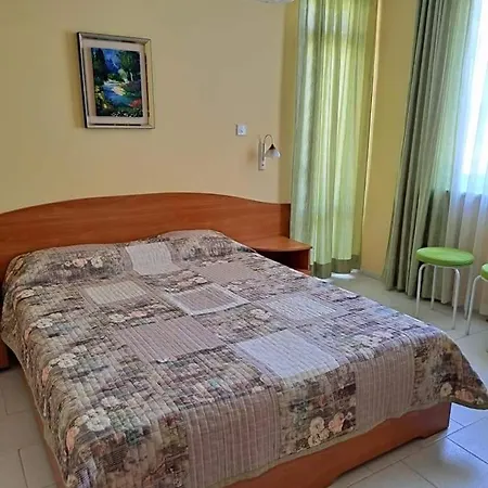 Family Selena Nesebar