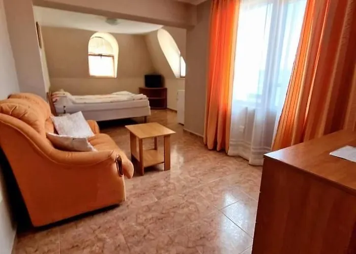 Family Selena Хотел 2*