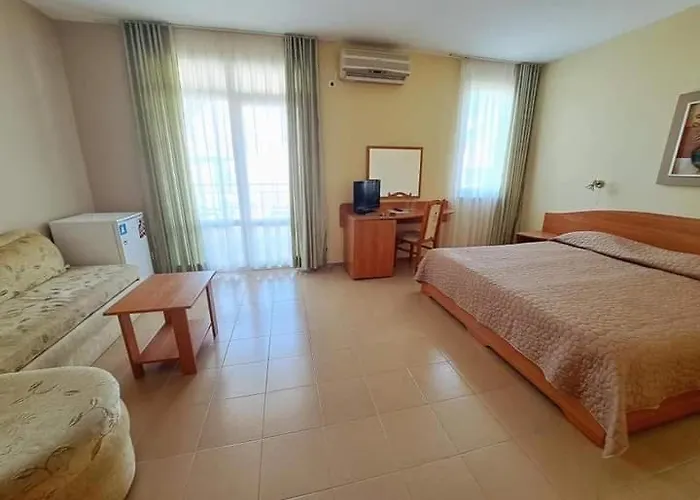 Family Selena Хотел Несебър